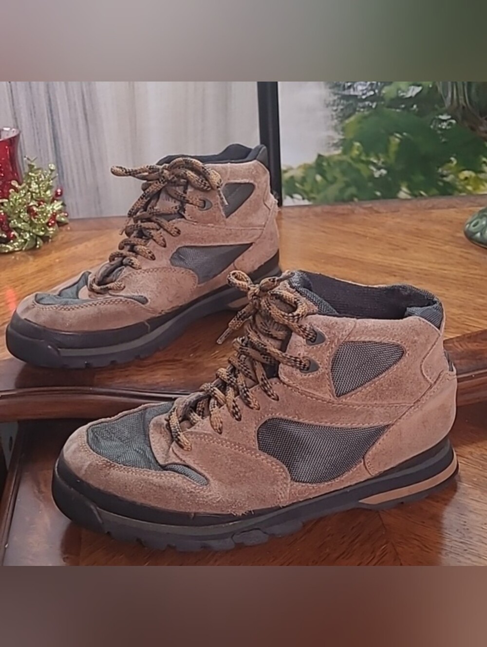 Northwest Territory Womens 7.5 outdoor hiking ankle boots brown black